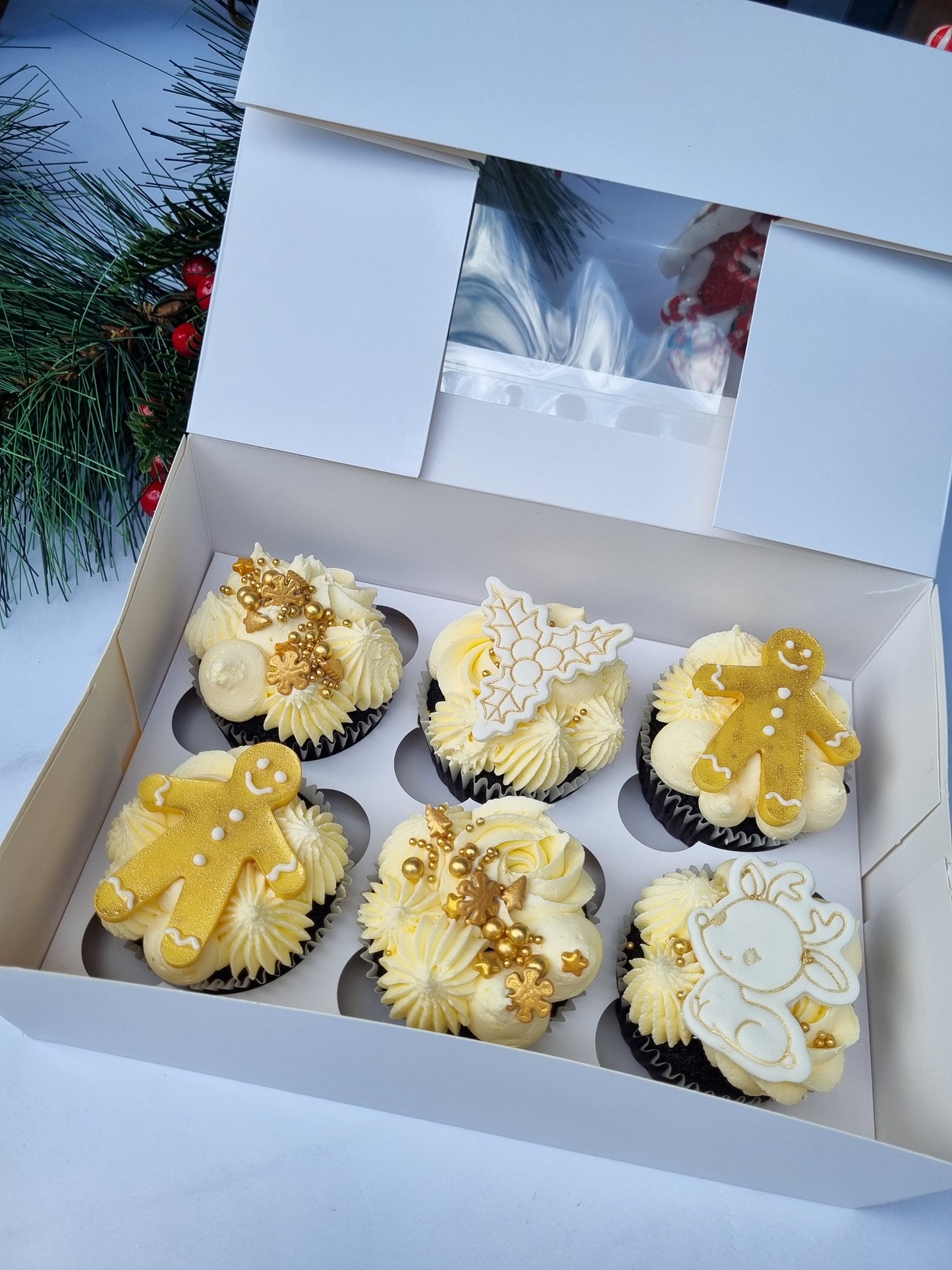 White Christmas cupcakes - Pick up only